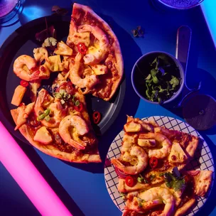 Junda Khoo's tom yum roti pizza