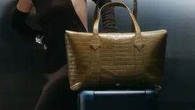 The carry-on formula frequent flyers use to travel better